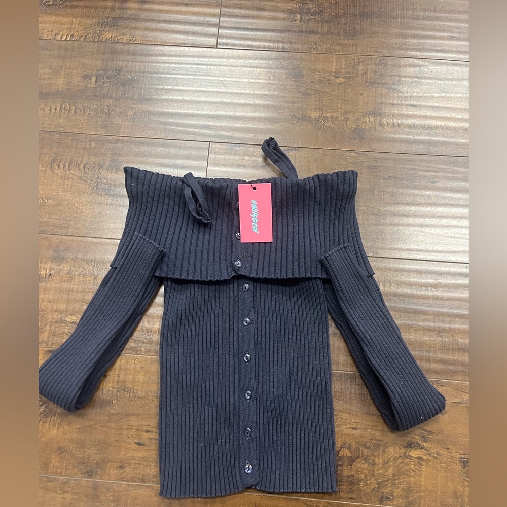 EDIKTED Navy Off The Shoulder Top size small